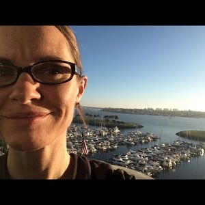 Meet your Posher, Dana